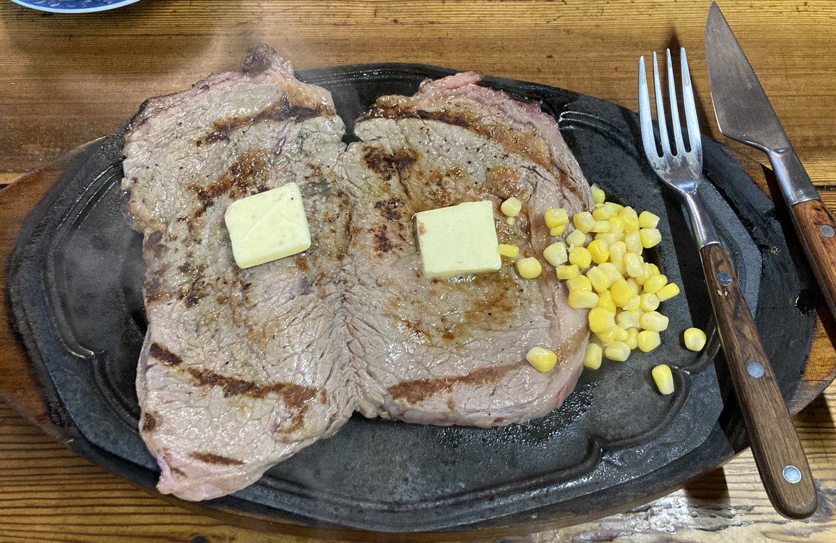 ochiai5k's tweet photo. あと7時間後ラグビーワールドカップ決勝。
チャージ完了です。
#リベラ #横綱 #640g https://t.co/O1xqTCTdaE