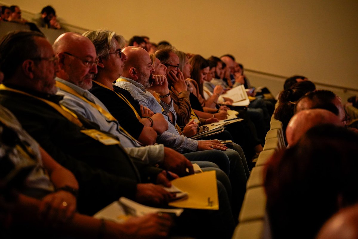 <a href="/junqueras/">Oriol Junqueras 🎗️</a> 🎨 <a href="/mercealaball/">Mercè Alaball</a> i <a href="/davidespinos/">David Espinós</a>, de la consultora @KhimeraCM, ens ofereixen una sessió participativa  amb l’objectiu de modificar hàbits per connectar millor amb nosaltres mateixos, amb el personal de l’ajuntament i amb la ciutadania #ConvencióMR23