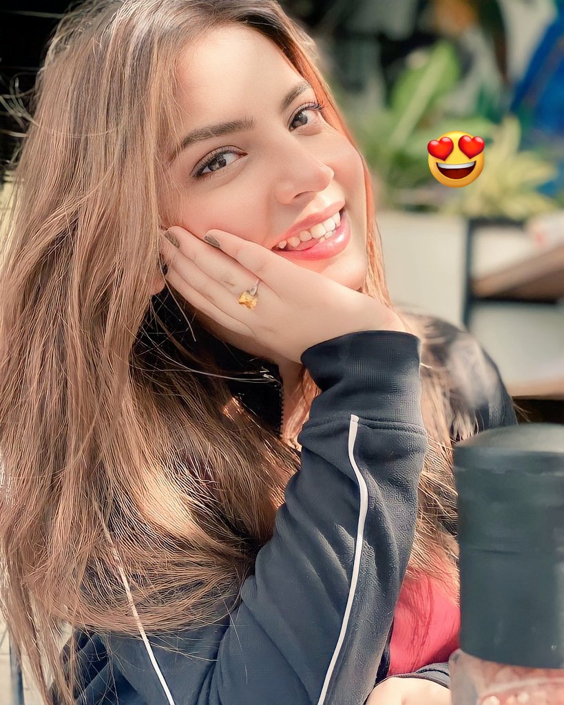 mgm_lover's tweet photo. You are the first girl who has been supported by me and you are so cute masha allah 😍❤️#mohhbatgumshudameri #dananeer #happyendingmgm @DananeerM 
ZOBAIM ACED MGM https://t.co/XLyr2d1TG1