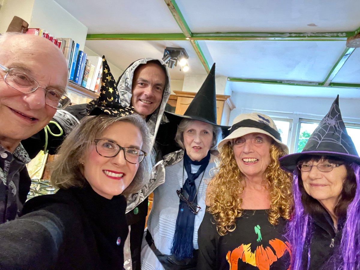 Anna Robinson tweet media