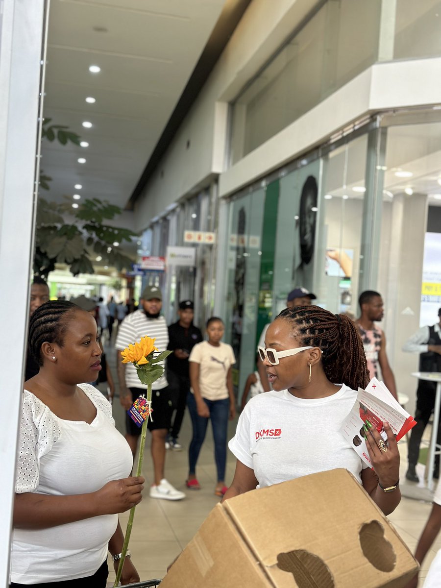 aluvenguza's tweet image. Give hope, save lives by visiting @dkms_africa bio to see how you can possibly donate. Tis the season to give &amp;amp; what better gift can you give than hope &amp;amp; possibly longevity of life! Join the fight against Blood Cancer today. 
#TogetherAgainstBloodCancer #DKMS #UnitedByHope  ❤️🌻