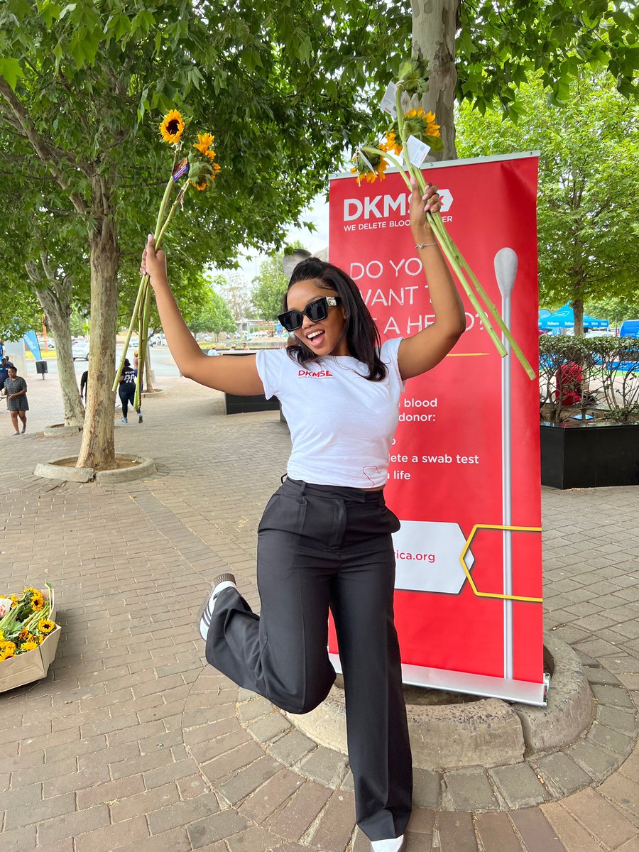 aluvenguza's tweet image. Give hope, save lives by visiting @dkms_africa bio to see how you can possibly donate. Tis the season to give &amp;amp; what better gift can you give than hope &amp;amp; possibly longevity of life! Join the fight against Blood Cancer today. 
#TogetherAgainstBloodCancer #DKMS #UnitedByHope  ❤️🌻