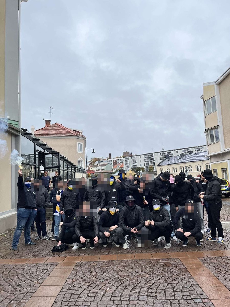 jonkopinga's tweet photo. Lördag med goda vänner! https://t.co/xcEhiQmtTi