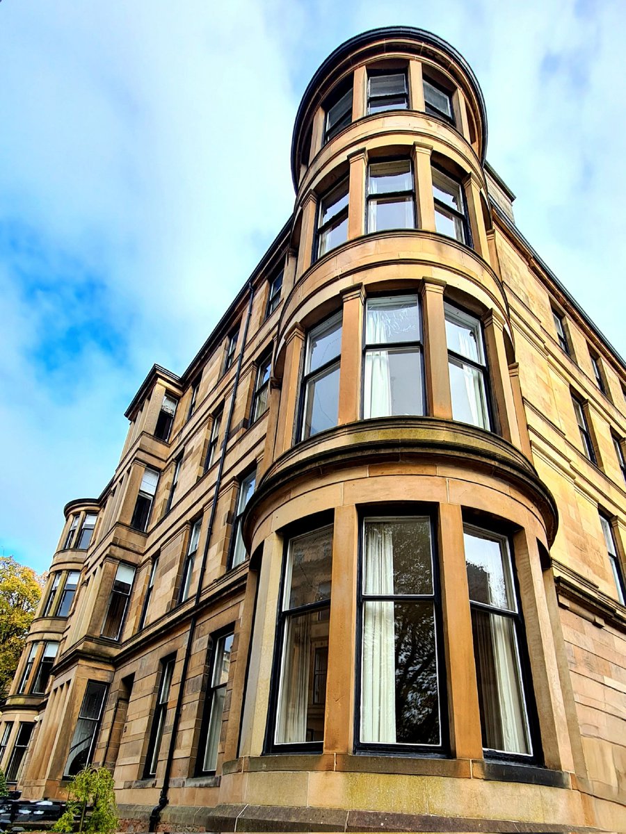 The wonderful circular corner bay windows of Adam and Short's 1897 tenement building on Saltoun Street in the west end of Glasgow.

Cont./

#glasgow #architecture #baywindow #glasgowbuildings #tenement #glasgowtenement #windowsinthewest #avrilpaton #saltounstreet