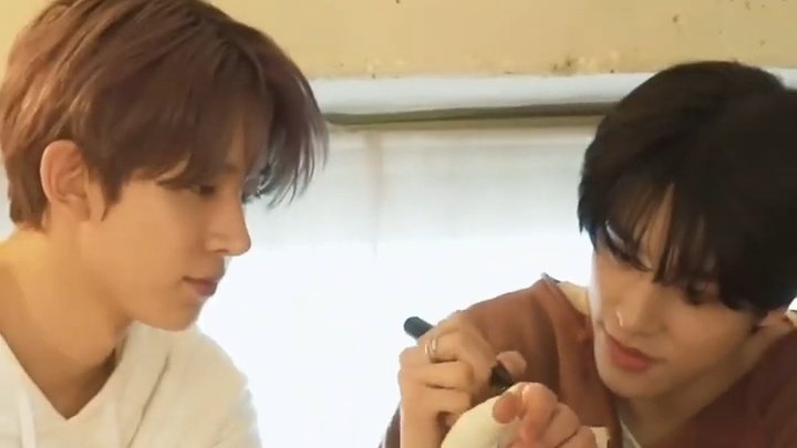 1515heejake's tweet photo. our lovely ramyeonz 🥹 #heeseung #jake https://t.co/BeGIzhWUcr