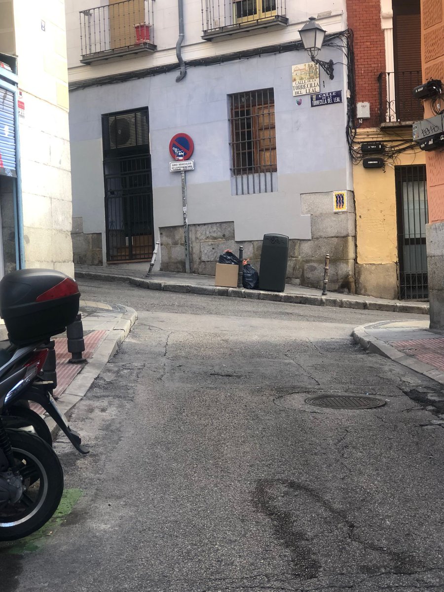 AbitareO's tweet photo. @Lineamadrid @AlmeidaPP_ @reclamalavapies @MadridSucio https://t.co/wamMUYk9Ks
