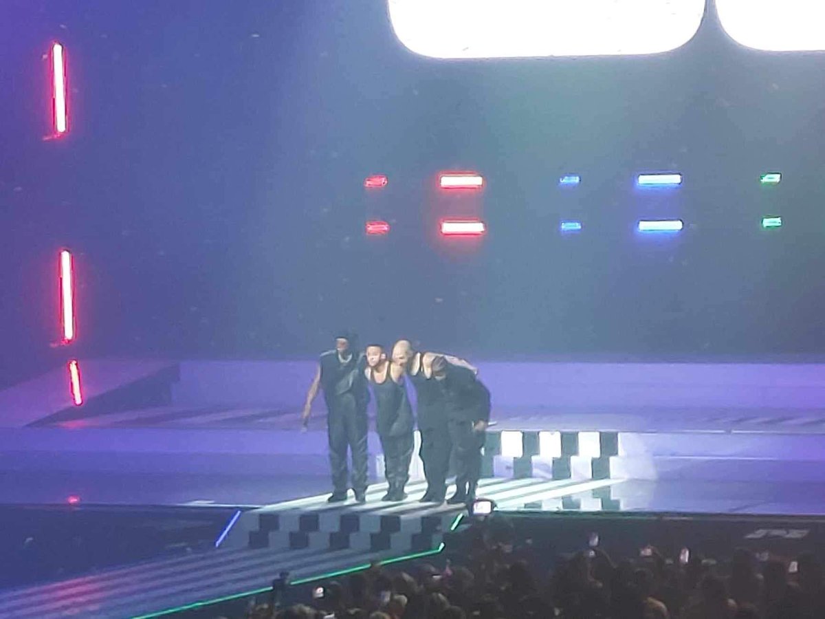 Charl_loves_JLS's tweet photo. The best Tour by a mile and watching @JLSOfficial perform is one of the best, thank you so much JLS for the best show in Liverpool on Thursday night 💙❤💚💛 #EverybodySayJLSTheHitsTour https://t.co/uxiXeqEnQX