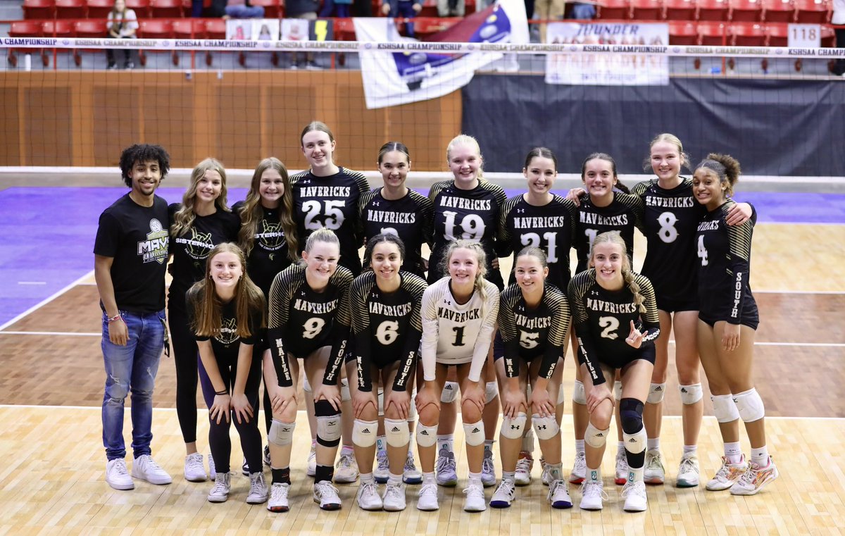 These girls. Good morning, Salina. We’re back. 🤘🏼🏐🖤🐮