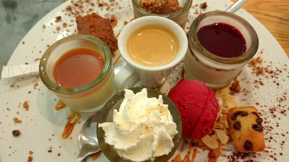 le_Parisien's tweet photo. Vous avez l'habitude de prendre un café gourmand à la fin de votre repas au restaurant ?

Mauvaise idée... ➡️ https://t.co/lboRV49LGr https://t.co/GqSkv9e9gF