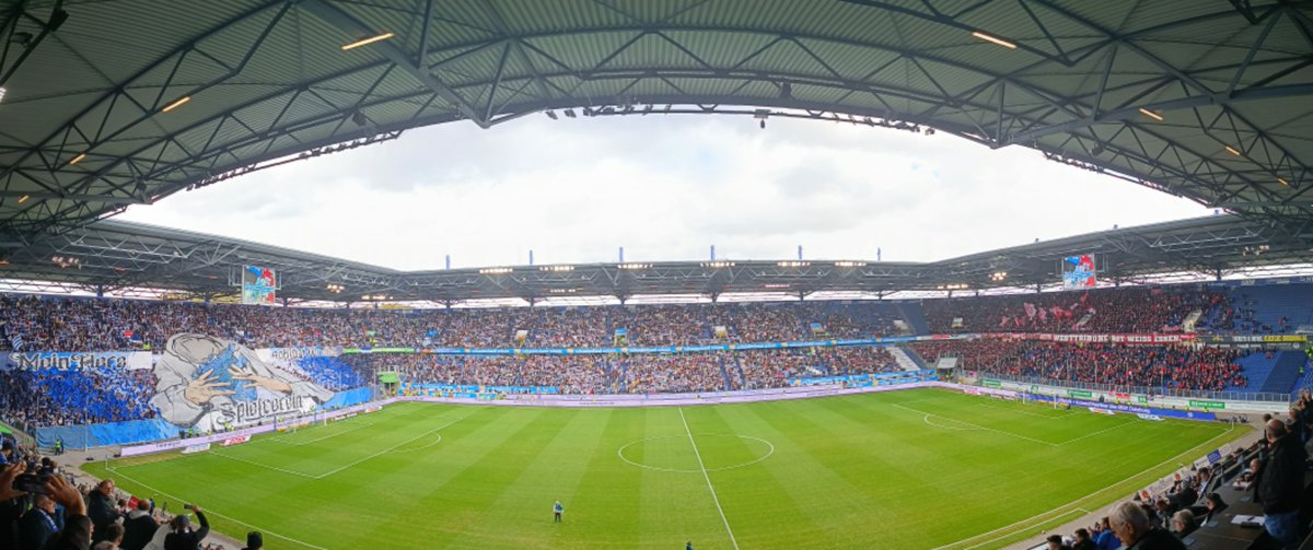 Caly83's tweet photo. Anstoß #MSVrwe https://t.co/jnJgbNcjyx