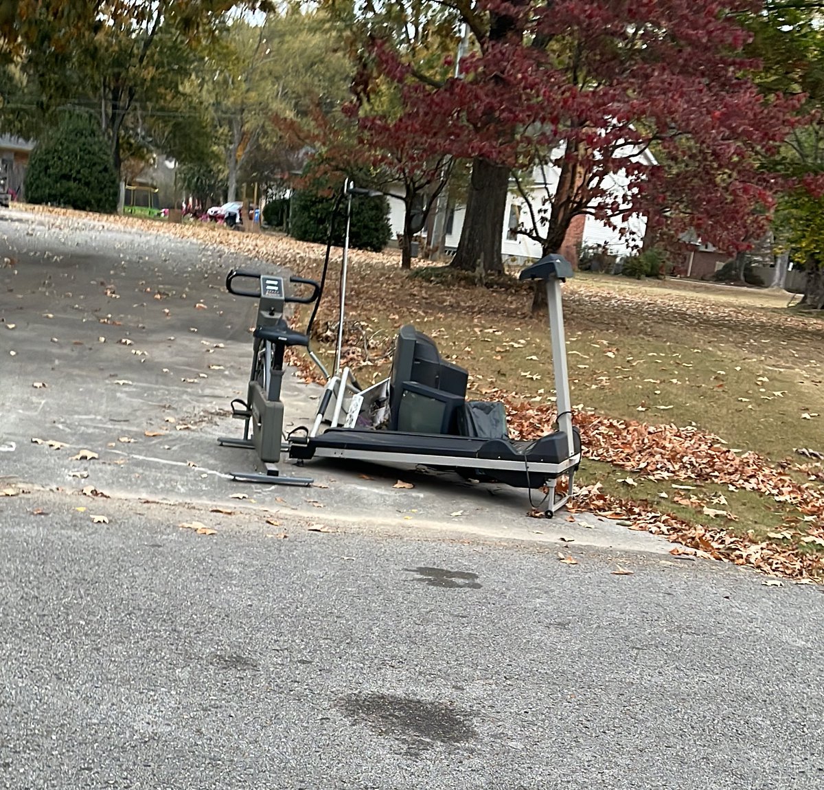 Someone has given up on #exercise. Here is their #exerciseequipment at the side of the road. Perhaps they’ve joined a #gym on this fine #Saturdaymorning. Hopefully no one died.