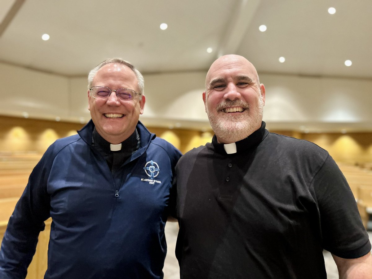 ZavenCMouradian's tweet photo. It was awesome having @Joeinblack at St. Anthony of Padua the other night. Thank you to everyone who came!

Pray for our priests.
@FrTony_StAPGR https://t.co/Ywpk2N64ON