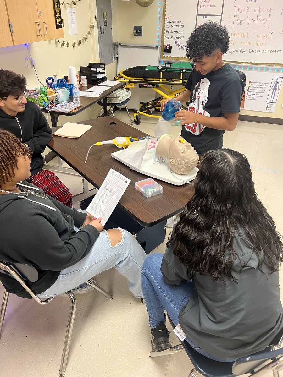 dear_darcie's tweet photo. It’s always loud & there is always laughter in this room, but watching these kiddos build bonds, trust, and confidence is priceless!
They have been working hard learning their airway and pt. Assessment skills!
Next up is CPR certification.
@NISDBrennan @NISD_CTE #futureEMT https://t.co/Dh8qkQy4tg