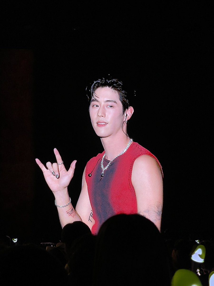 Mxl_mt's tweet photo. ไอเหี่ย โคตรหล่อเลย https://t.co/rN6zBol9QS