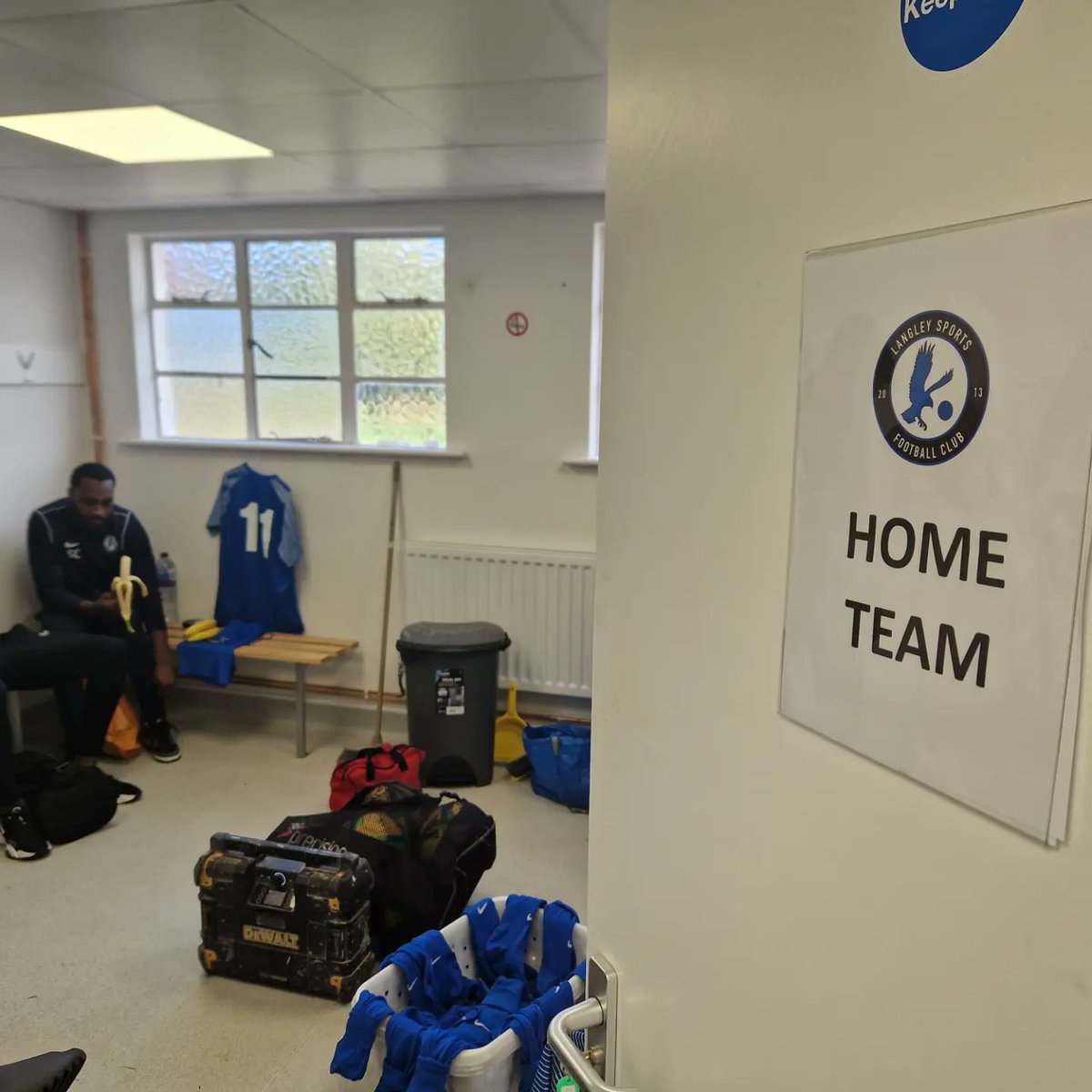 LangleySportsFC's tweet photo. #GameDay
All set @LASportsClubBR3 for our #LondonJuniorCup clash with @NorthEastLions1
#NewSignage looking good too.
#WeAreLangleySports
#OneClubOneLove
@KCFL1516 https://t.co/ovksvV9K0Q