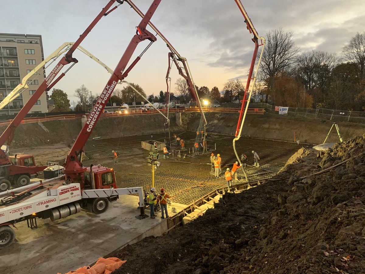 Another early Saturday morning here in St Thomas….
4 concrete pumps required today to place 2000 cubic meters of concrete for Alma Square Phase 2 Apartments!