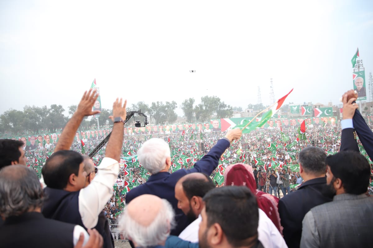 Dr_FirdousAwan's tweet photo. خانیوال کی عوام نے آج تمام ریکارڈ توڑ دیے ہیں. ایک مستحکم پاکستان کے سفر میں ان کی بھرپور شمولیت نے ہمارے حوصلے مزید بلند کر دیے ہیں. https://t.co/re7EIYf3Mf