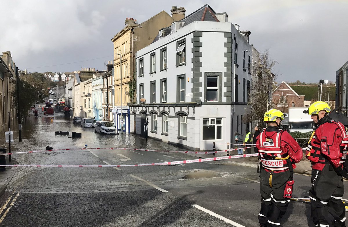alexwatts's tweet photo. #Hastings town centre flooded again https://t.co/ZUeS3q8dvF