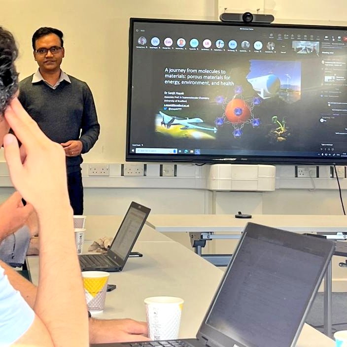 So excited to see Dr Nayak <a href="/snayak777/">Sanjit Nayak</a> sharing his work here at Bristol Composites Institute <a href="/UoBrisComposite/">Bristol Composites Institute</a> and presenting our exciting results from my  <a href="/EUErasmusPlus/">Erasmus+</a> visit to <a href="/UoBChem/">Bradford Chemistry</a> <a href="/UniofBradford/">University of Bradford</a> . So happy see him in Bristol!