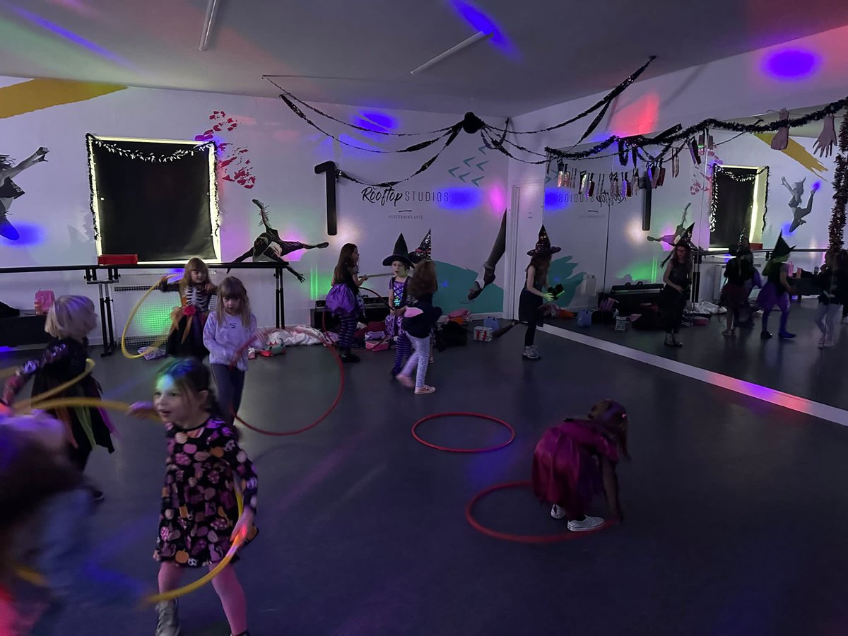 Halloween fun 🎃👻 #rooftopstudios #littlestageacademy 🎭 book a FREE trial at rooftopstudios.co.uk/classes/little…