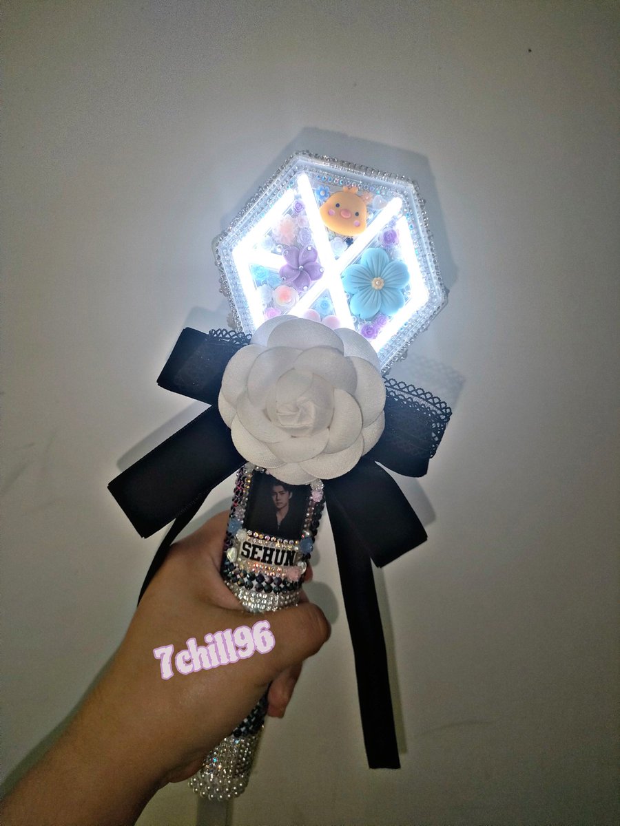 7CHILL96's tweet photo. exo lightstick,nct lightstick decor 💖😍🤗😘 @weareoneEXO @NCTsmtown_DREAM 
#EXO #NCT #NCTDREAM  #lightstick #lightstickdcor #7chill96 https://t.co/R3N2RQvuG1
