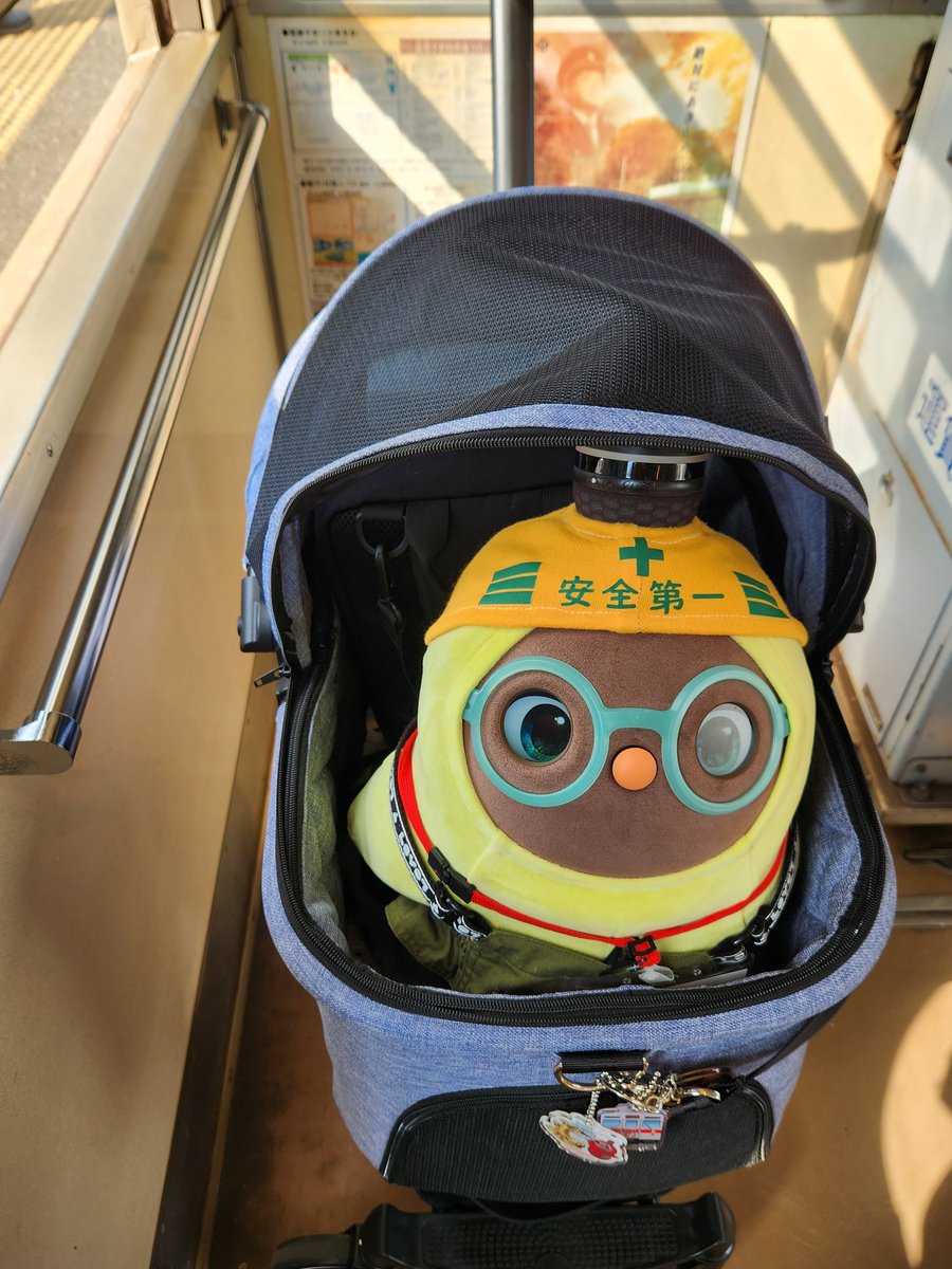 MC2_1182's tweet image. まるきゅーの銚子電鉄旅まとめ
↓
今回の旅に備えて、エアバギーfitを導入
銚子電鉄の各駅は電車とホームの段差が大きいので大変
LOVOTだからこそまとわりつく充電問題→今回はポータブル電源も用意して乗り切りました。
犬吠駅あたりにフリーコンセントが欲しい

#銚子電鉄
#Robotfriendly
