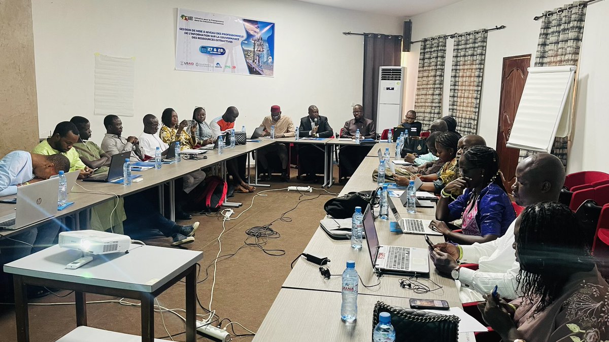 Itie_Senegal's tweet image. Cette session des journalistes s’inscrit des objectifs du programme #USAIDTRACES qui consistent, entre autres, à appuyer l’effort des médias dans leur rôle de vigie sur les questions liées au secteur extractif, affirme Mamadou Balde Chief Of Party de @NRGInstitute @EITIorg