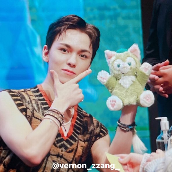나두 이 인형 집에 있는데🥺🥺