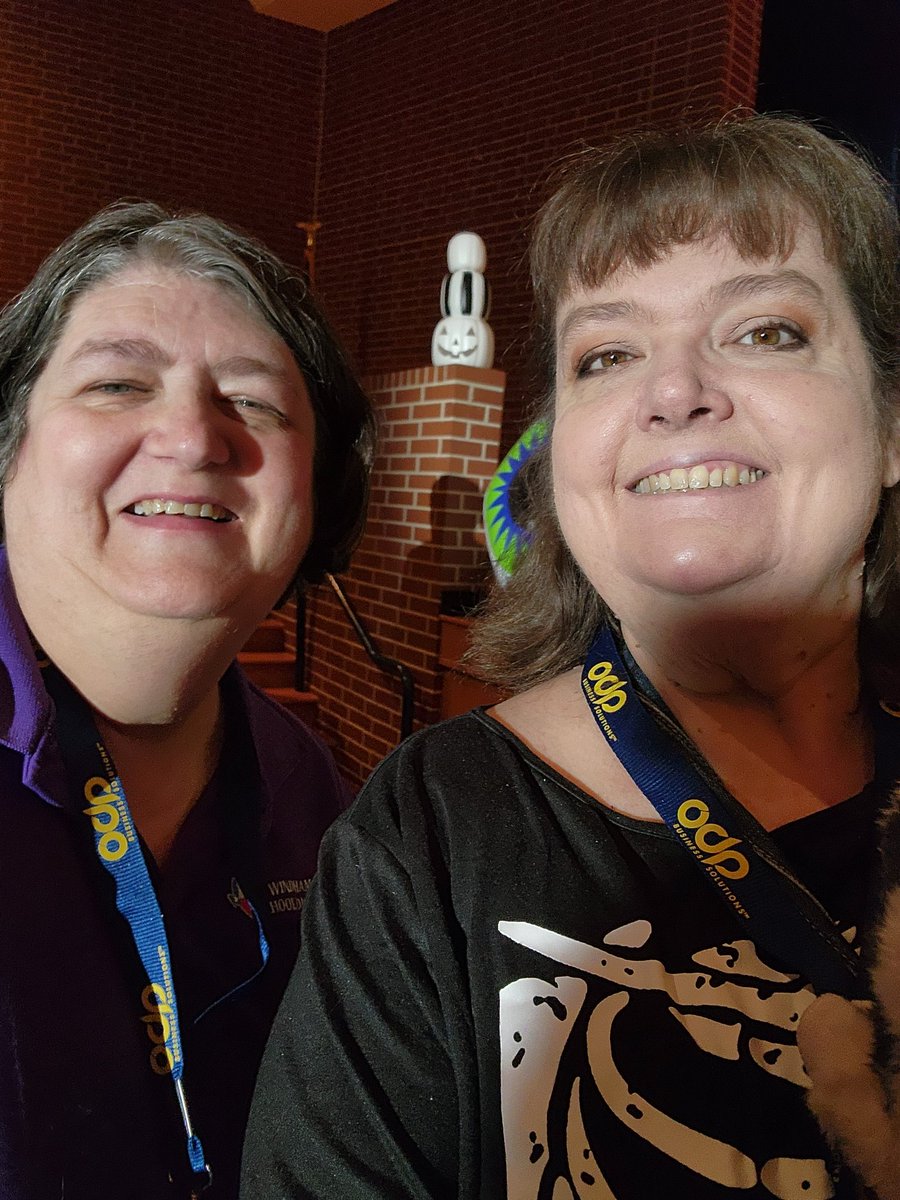 MsPetkovsekMPMS's tweet photo. Hanging with Sandra Bounds for our 12th year in a row!
#TCCA2023 https://t.co/raXx4A2ljQ