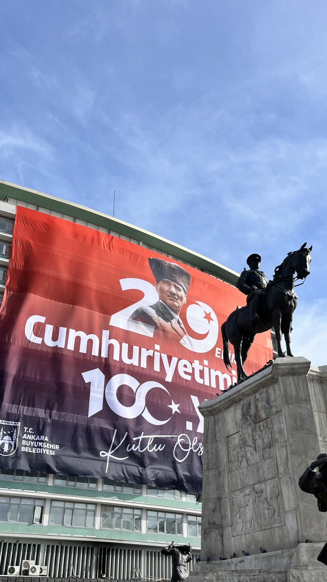 İnsan hayatında bir kere Cumhuriyet’in 100. Yılını kutluyor, belki 125., 150. Yılı göremeyeceğiz, o bakımdan doya doya kutlayalım. 

Ankara’m şıkır şıkır 100. Yılı kutluyor…
🇹🇷🇹🇷🇹🇷