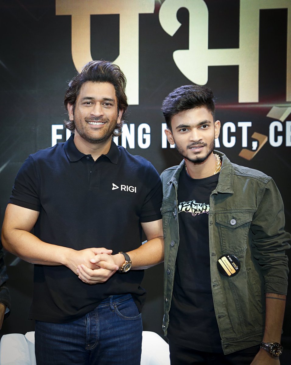AnuragxCricket's tweet photo. I Met MS DHONI🥺❤️ His Hug and His Handshake Gave me a Different Energy🙌🙏 26th October 2023😭❤️🫶 Memorable Day of My Life, My Younger Brother Turned 18 and I Met MS Dhoni on the Same Day🙏🔥 Sapne Sach Hote Hain Dekho Baar Baar Dekho aur Mehnat Kro😭❤️🫶 Thanks to Everyone Who Supported me to Reach Here Where I am Today, Love You All❤️🙌🙏  Special Thanks to @rigi_app for Fullfilling My Dream❤️🫶 Love You Srijan Bhai 🙌🥳😘