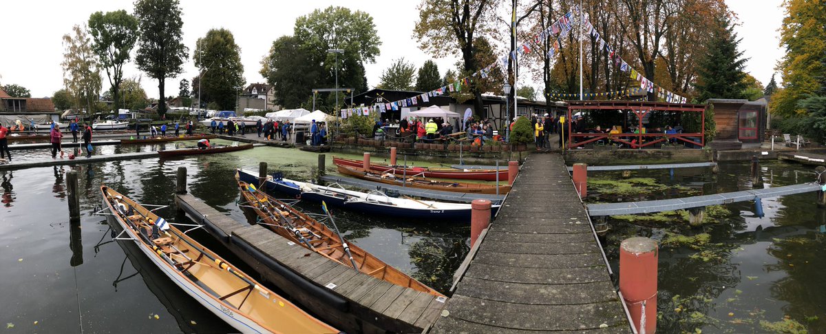 Wir feiern heute Saisonabschluss - mit einer großen Sternfahrt der Berliner Ruderinnen und Ruderer zum ESV Schmöckwitz. Wir sind dankbar und hoffen jetzt schon auf eine gute neue Saison.