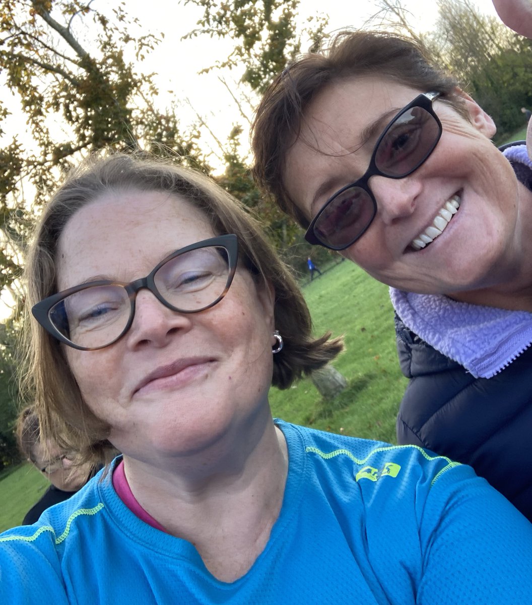 Always lovely to meet friends unexpectedly at parkrun @DeniseCrokeHPO 🥰
#CastletownExiles #parkrunfamily