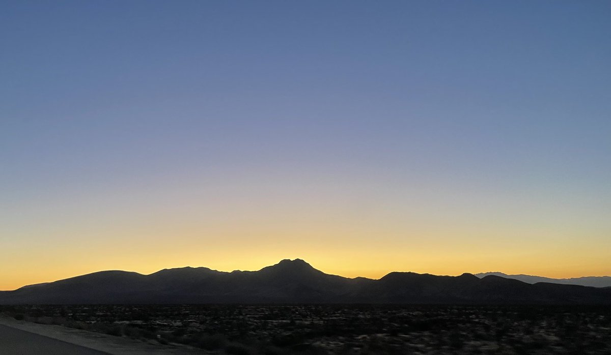 #Mojave Desert Sunrise. Roadtrip east to #NewMexico last Monday