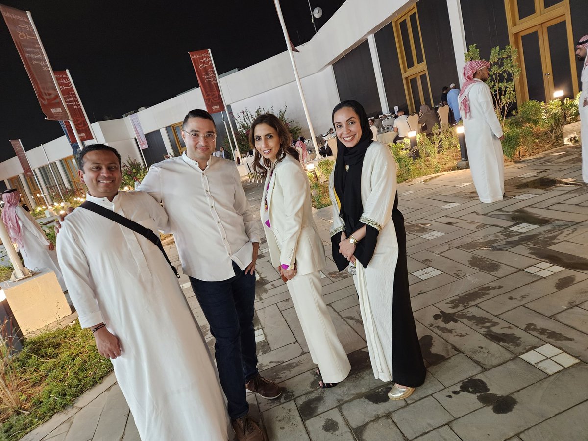 SAMER_AHMEED_MD's tweet image. @MedGoSA @AliHibshi 
شكرا على الدعوة الكريمة لزيارة مسجد المصطقى عليه الصلاة والسلام والمشاركة في مؤتمر النساء وللولادة الثاني بالمدينة المنورة
مؤتمر اثرائي مع نخبة الاطباء على مستوى المملكة والعالم  
@ProfAsmaKhalil @AMansoooor