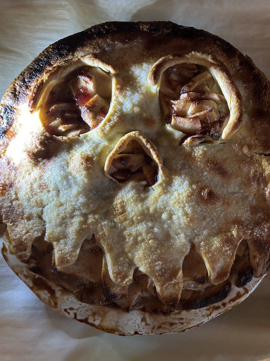 Made an evil apple pie last night  🍏🍎 Happy Halloween Weekend! 🎃 #halloweenfood #applepie #evilapple #30daysofartoween