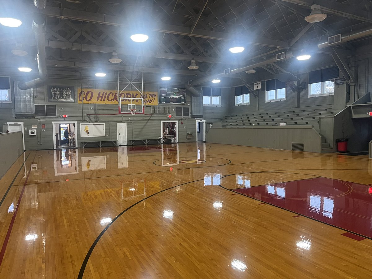 avonsouth's tweet photo. Gameday!

South vs. @DragonsNPJH @ @thehoosiergym 

7th grade tip at 10:00am/8th to follow https://t.co/RWnS4H5CxO