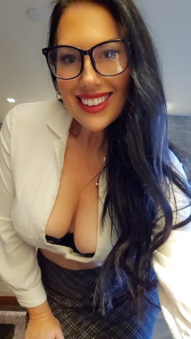 Hey there.😁 I have been debating on starting to put up some naughtier pictures on Twitter, but I am not<a href="/tag/superbowl2024"class="tags"><span>#superbowl2024</span></a>