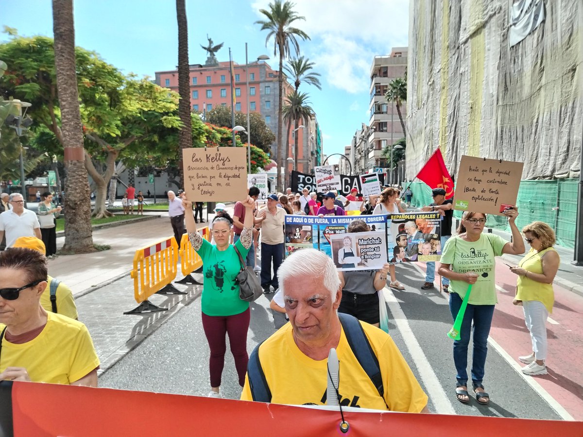 PCPC_Canarias's tweet image. XIII MARCHA OBRERA EN GRAN CANARIA
Manifestación del Espacio de Confluencia de Gran Canaria.
El capitalismo implosiona en un baño de sangre, y la clase obrera canaria está ahí para gritar bien alto que SOLO EL PUEBLO SALVA AL PUEBLO.
¡¡VIVA LA LUCHA DE LA CLASE OBRERA!!
#PCPC