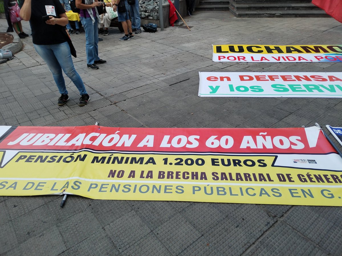 PCPC_Canarias's tweet image. XIII MARCHA OBRERA EN GRAN CANARIA
Manifestación del Espacio de Confluencia de Gran Canaria.
El capitalismo implosiona en un baño de sangre, y la clase obrera canaria está ahí para gritar bien alto que SOLO EL PUEBLO SALVA AL PUEBLO.
¡¡VIVA LA LUCHA DE LA CLASE OBRERA!!
#PCPC