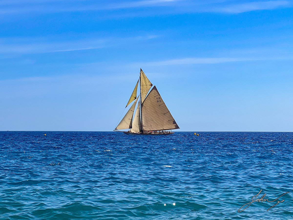 Évasion azuréenne 💙⛵️

#Méditerranée #CôteDAzurFrance #ExploreNiceCôteDAzur #AlpesMaritimes #ILoveNice #Voilier #Sailing #LaBelleVie #DolceVita #DolceVita