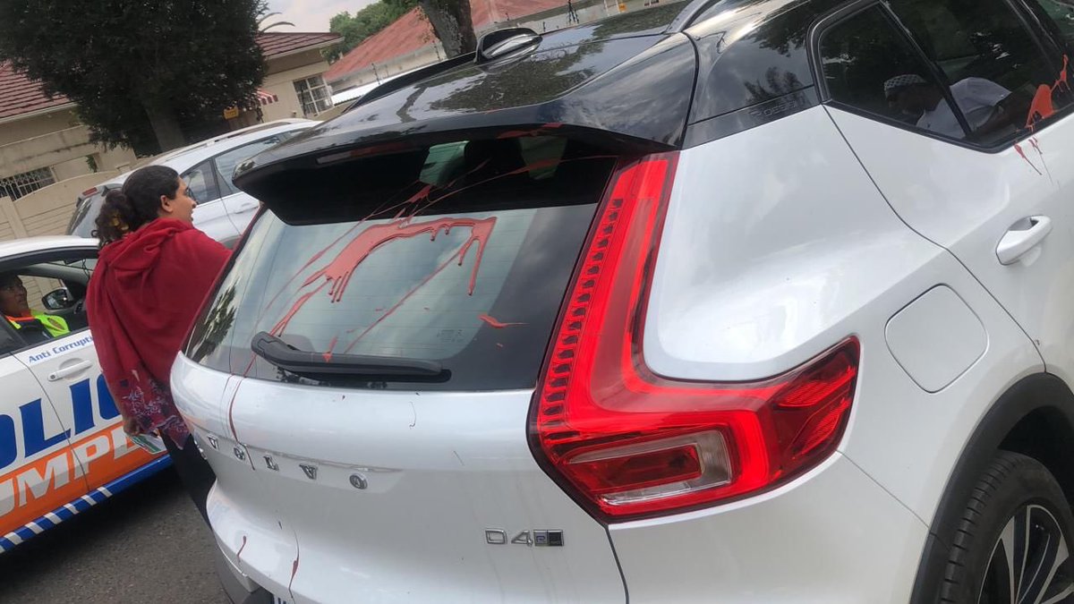 Abramjee's tweet photo. Multiple criminal cases have been opened at the Norwood @SAPoliceService after vehicles of pro-Palestine supporters were damaged in Johannesburg this afternoon. 

A large crowd took part in a motorcade.

A pro-Israeli woman, identified as an attorney, allegedly sprayed paint on a several cars. She earlier threatened to “track and trace”  Palestine supporters. 

Police are investigating charges of incitement to violence and malicious damage to property.