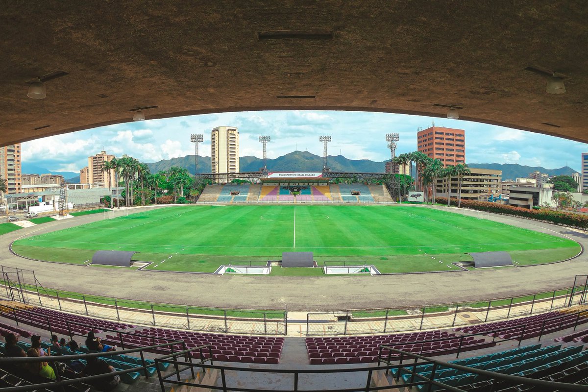 AsoFutbol_DC's tweet photo. ¡YA ESTAMOS EN EL MISAEL DELGADO! ⚽🏟️💚🏆

⚔️BARINAS (MINET FC) 🆚 DISTRITO CAPITAL (CATIA FC)
⏰4:00 PM

#SentimientoCapitalino💚
#SomosDistrito🦁 https://t.co/TNhU52rAPP