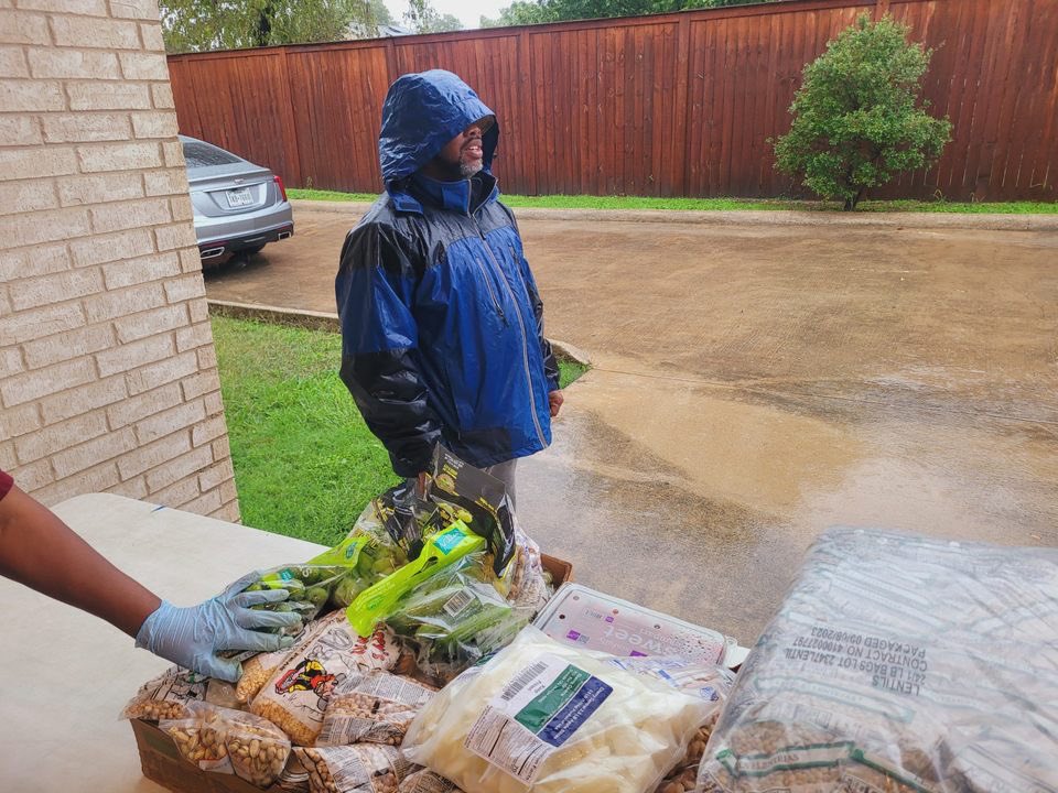 FwSigmas's tweet photo. Even in the rain the brothers of ATS are here to serve the community of Forth Worth. https://t.co/DlkytD2Uvi