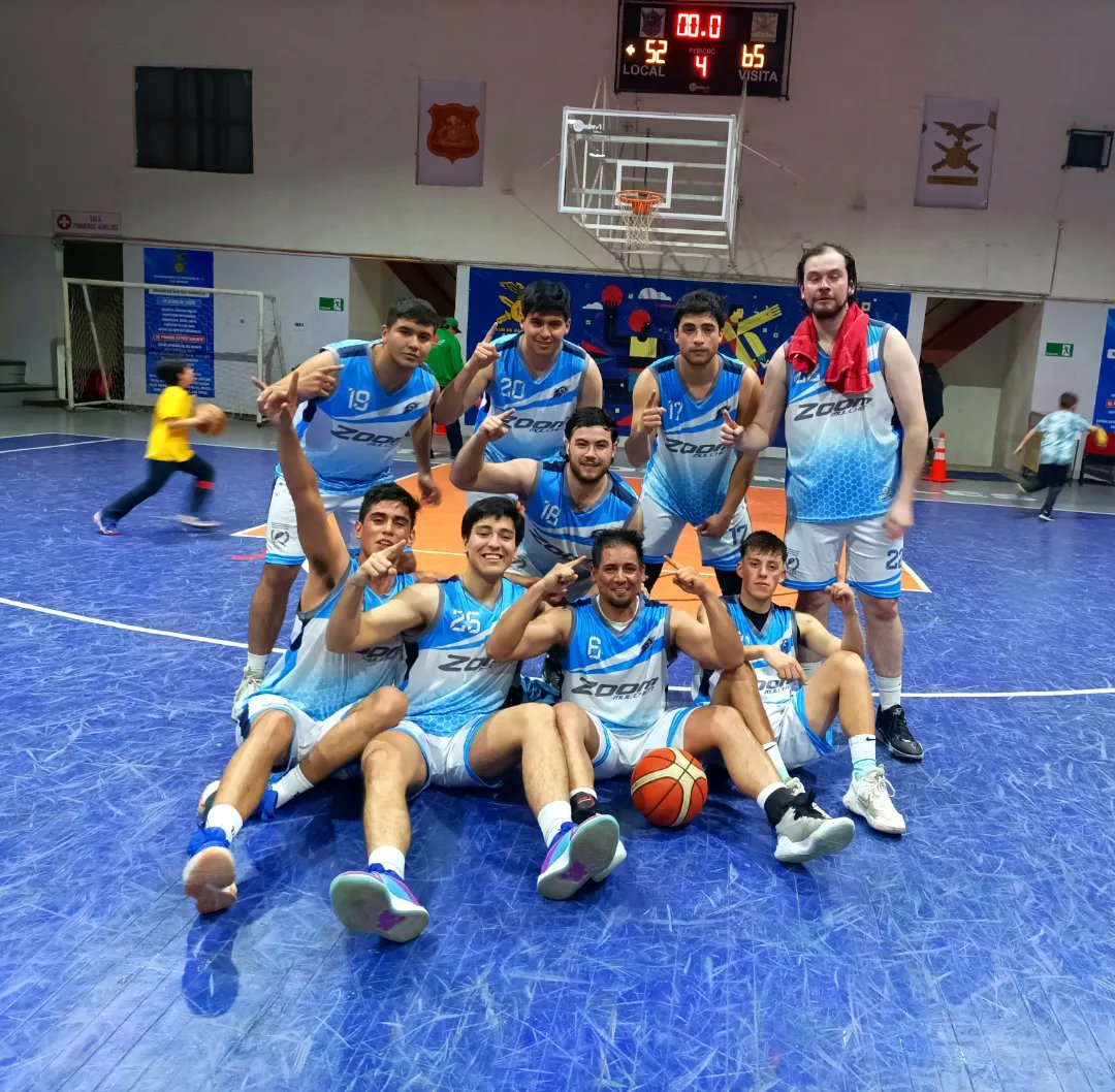 basketzoom's tweet photo. 🏀⛹️‍♂️💪💙⚡ 🏆🥇Campeones una vez más. Este Jueves en la final de Liga Bio Bio Los Angeles 2023,  en un electrizante partido, Zoom se coronó campeon tras derrotar al excelente CD Nacimiento por 65 a 52,  partido de alto nivel y muy intenso hasta el final. #basketzoom https://t.co/fdmRJpxvJZ