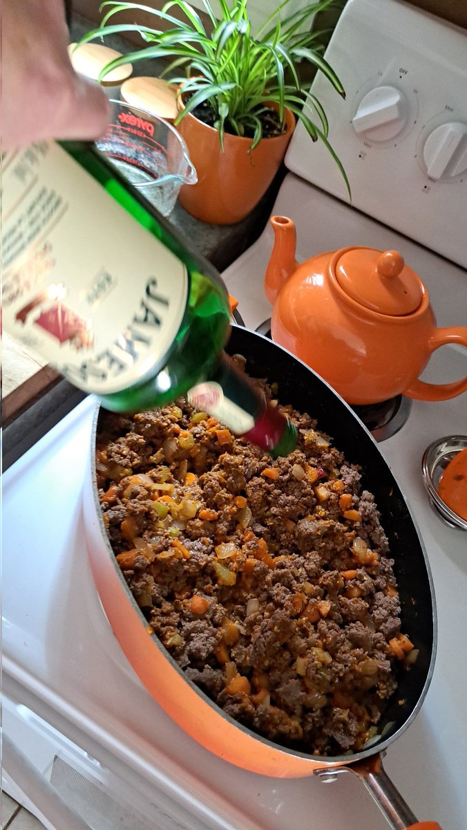 InkedDeviant's tweet photo. My Classic Irish Cottage Pie Today - With Jameson, Of Course...😉

Meat Mixture Assembled &amp; On Low For Flavours To Develope. To Be Cont'd...💃🏼

#cottagepie #jameson #whynot #doublebatch #mealsonwheels https://t.co/FVpFaOF4Cr