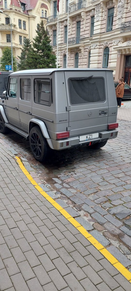 kristapspre's tweet photo. @Valsts_policija Labdien! Sportiska interese. Kas notiek, kad saņemat ziņojumu, ka ir pamanīts auto ar nezināmas izcelsmes valsts reģistrācijas numuru. It kā varētu būt Kazahstāna, bet Kazahstānas auto nr. zīmes ir konkrēti saprotamas. https://t.co/0OvTEv9H4U