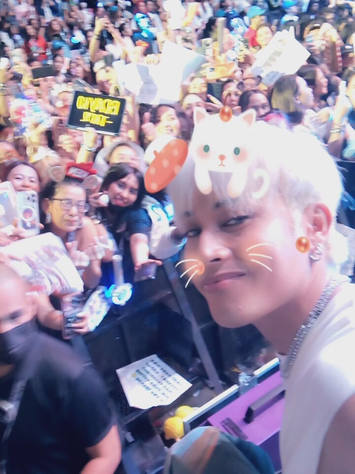 titacezzz's tweet photo. yeheyyyyyyy nagpicture si Ken sa cp ko
worth it ang lahat lahat

MAHALIMA ANNIVER5ARY FANMEET
@SB19Official #SB19
#SB19ONEZONE
#SB19_KEN https://t.co/M8dNiU7I4l