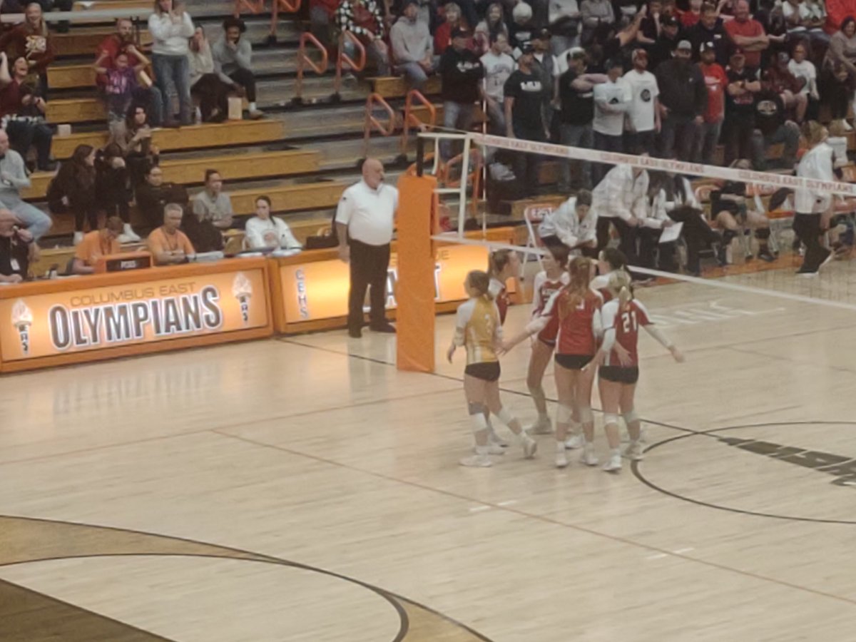 Crusaders take set two 25-19. The match is tied 1-1. @ScecinaNow @ihsaavb