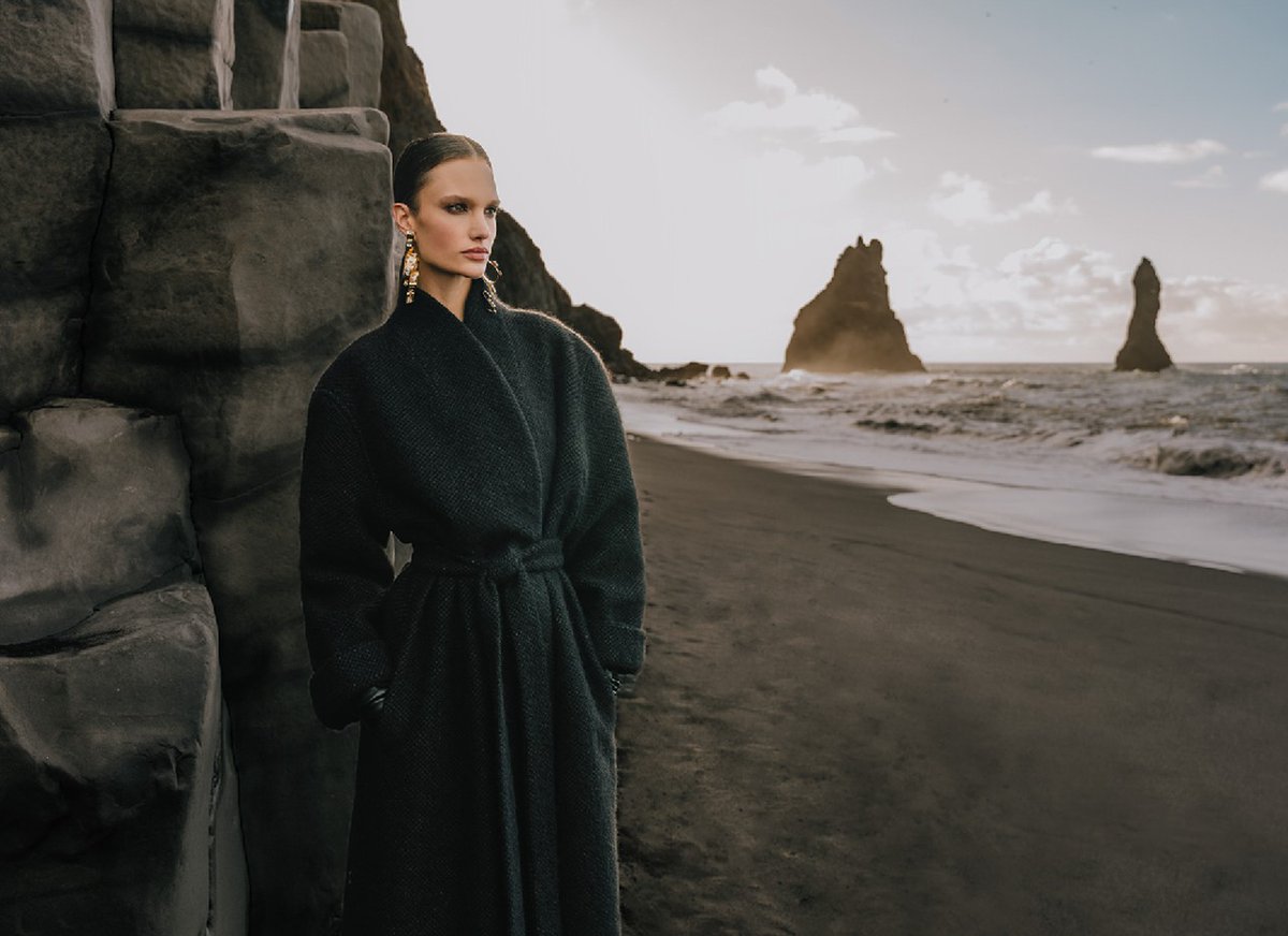 kendam_com's tweet image. Escada Fall Winter 2023-2024 campaign shot by Ingo Brack kendam.com/news/campaigns… 

#Escada #FW23 #AW23 #Campaigns #Kendam